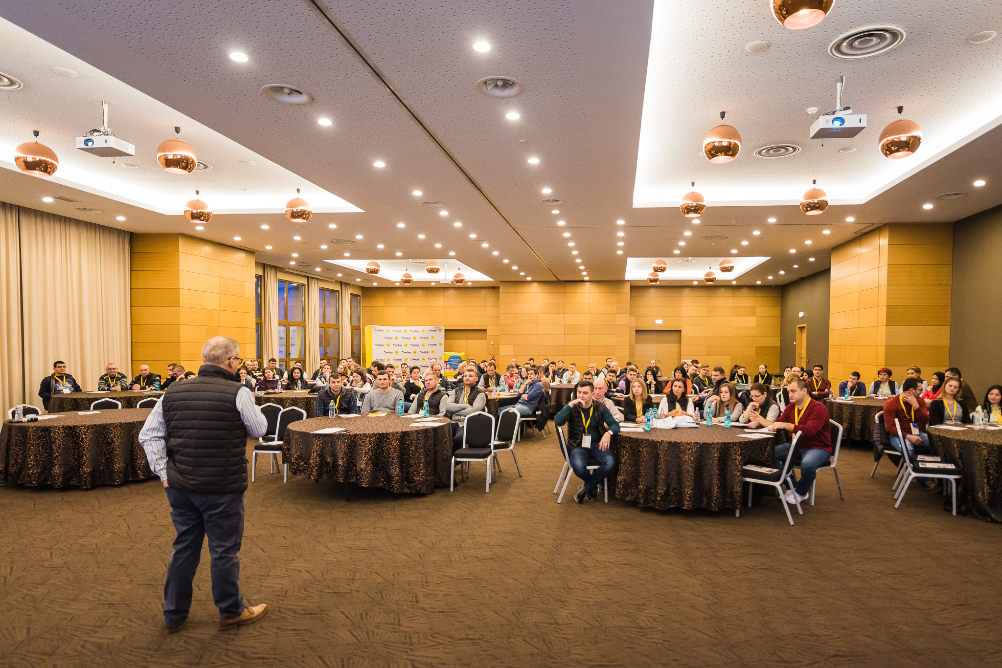 Prezentare în fața participanților la un eveniment